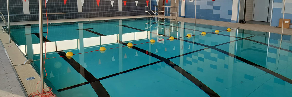 Suelo de piscina con válvula en Hallenbad Rain am Lech (Alemania)